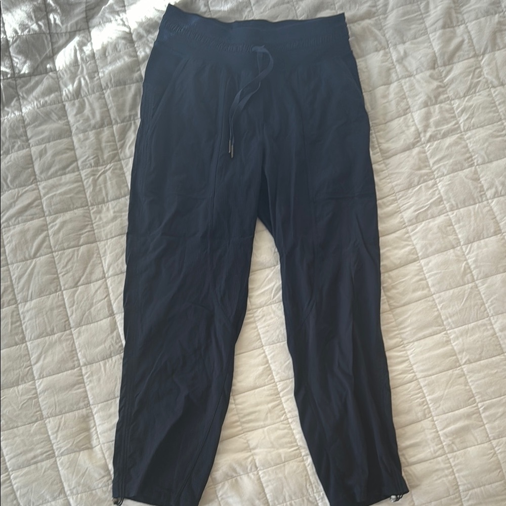 Lululemon Cropped Dance Studio Pant. Navy